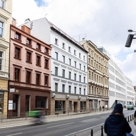 Shick Hostel Wrocław Exteriör bild
