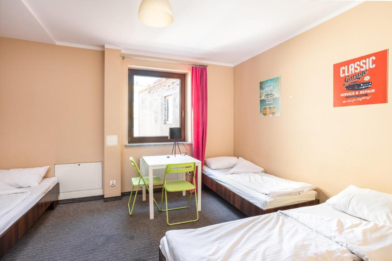 Shick Hostel Wrocław Exteriör bild